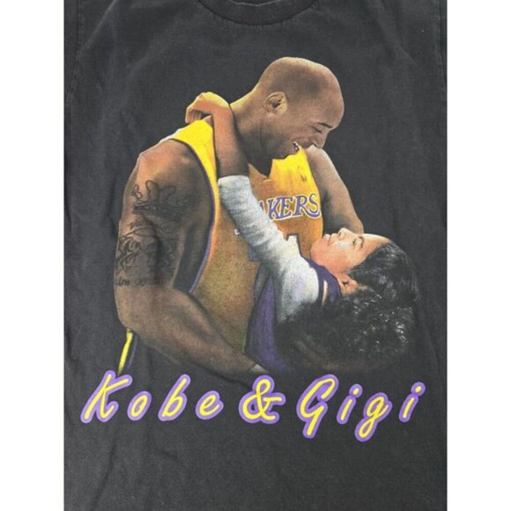 Kobe Bryant & Gigi Black Graphic T shirt Sz S Mens LA Lakers #24 Basketball